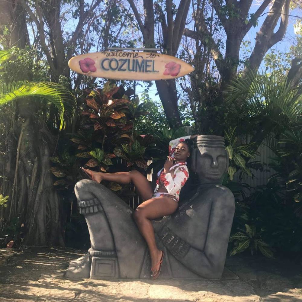 Meet your Posher, Courtnee